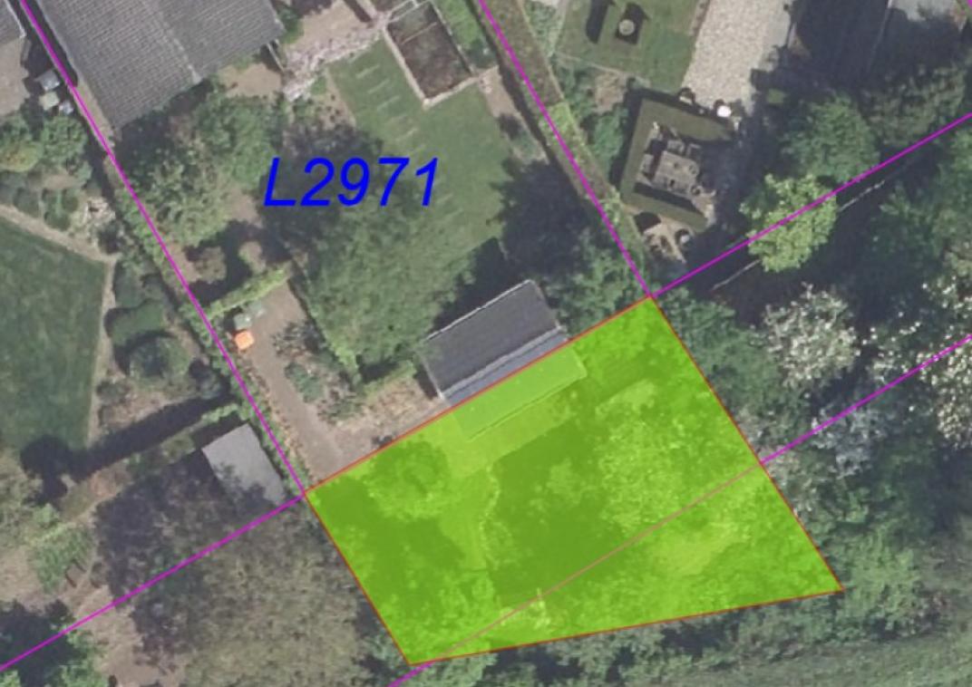 Luchtfoto met kadastrale grenzen. Voorgenomen verkoop snippergroen bij Botterkoel 9 in Ulft