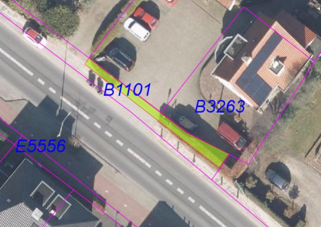 Luchtfoto met kadastrale grenzen. Voorgenomen verkoop snippergroen bij Terborgseweg 66 in Silvolde