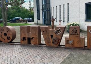 Kunstwerk 'No hate' voor gemeentehuis in Gendringen