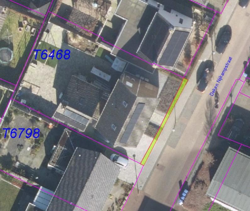Luchtfoto met kadastrale grenzen. Voorgenomen verkoop snippergroen bij Deken Nijkampstraat 11 in Ulft