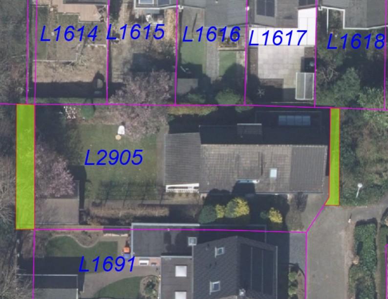 Luchtfoto met kadastrale grenzen. Voorgenomen verkoop snippergroen bij Boogschutter 7 in Ulft