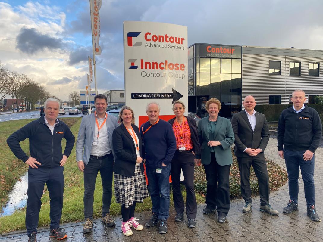 Het college met de directieleden van Contour vlnr.: Eric Klaassen, Nick Roemaat en Bert Schepers.